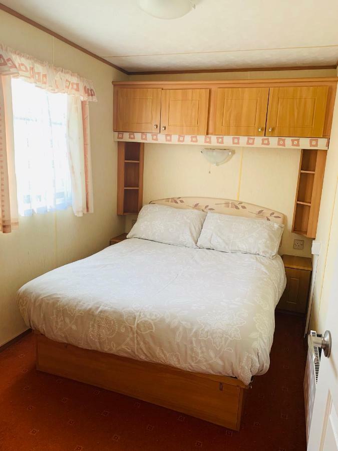 Готель Fantasy Island Caravan Hire- Located At Fantasy Island- Eastgate Caravan Park, Sea Lane, Інголдмеллс Екстер'єр фото